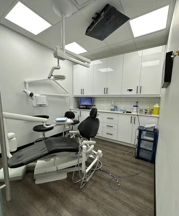 Fully equipped dental operatory